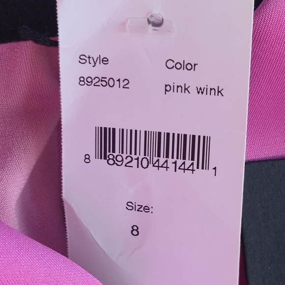 Black Halo Baldwin Ruffle Long Sleeve Gown in Pink Wink. Crepe Gown. Size 8 - Picture 7 of 9